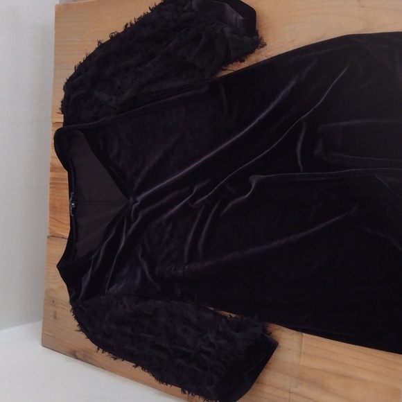 1 State Black Velvet V Neck Mini Dress w Faux Feather Sleeves - Picture 7 of 12